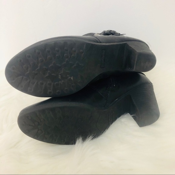 Relativity Black ankle boots zip closure size 9M‎ - Picture 7 of 8